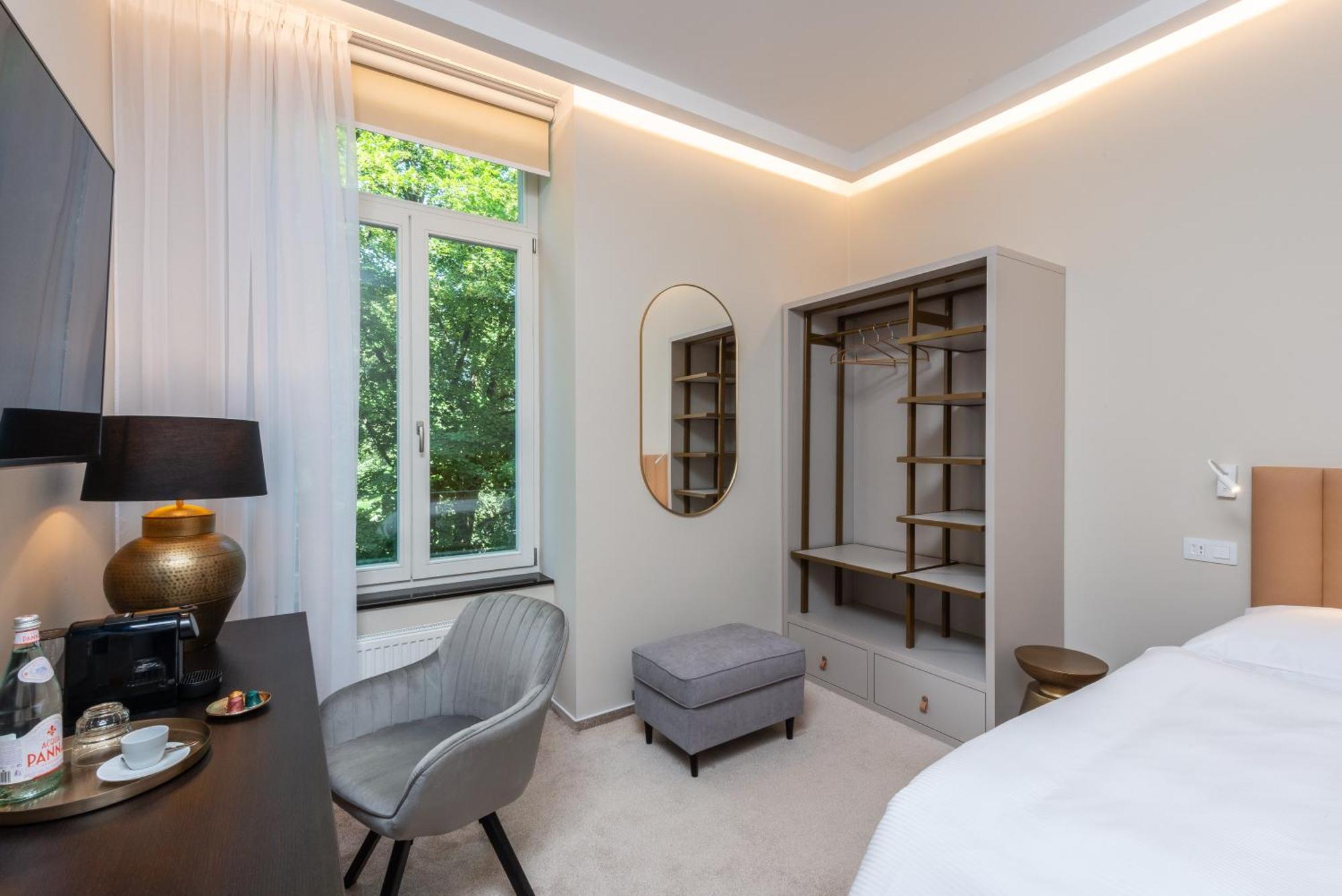 Pappas Hotel&Studio ปอดเยบราดิ ภายนอก รูปภาพ