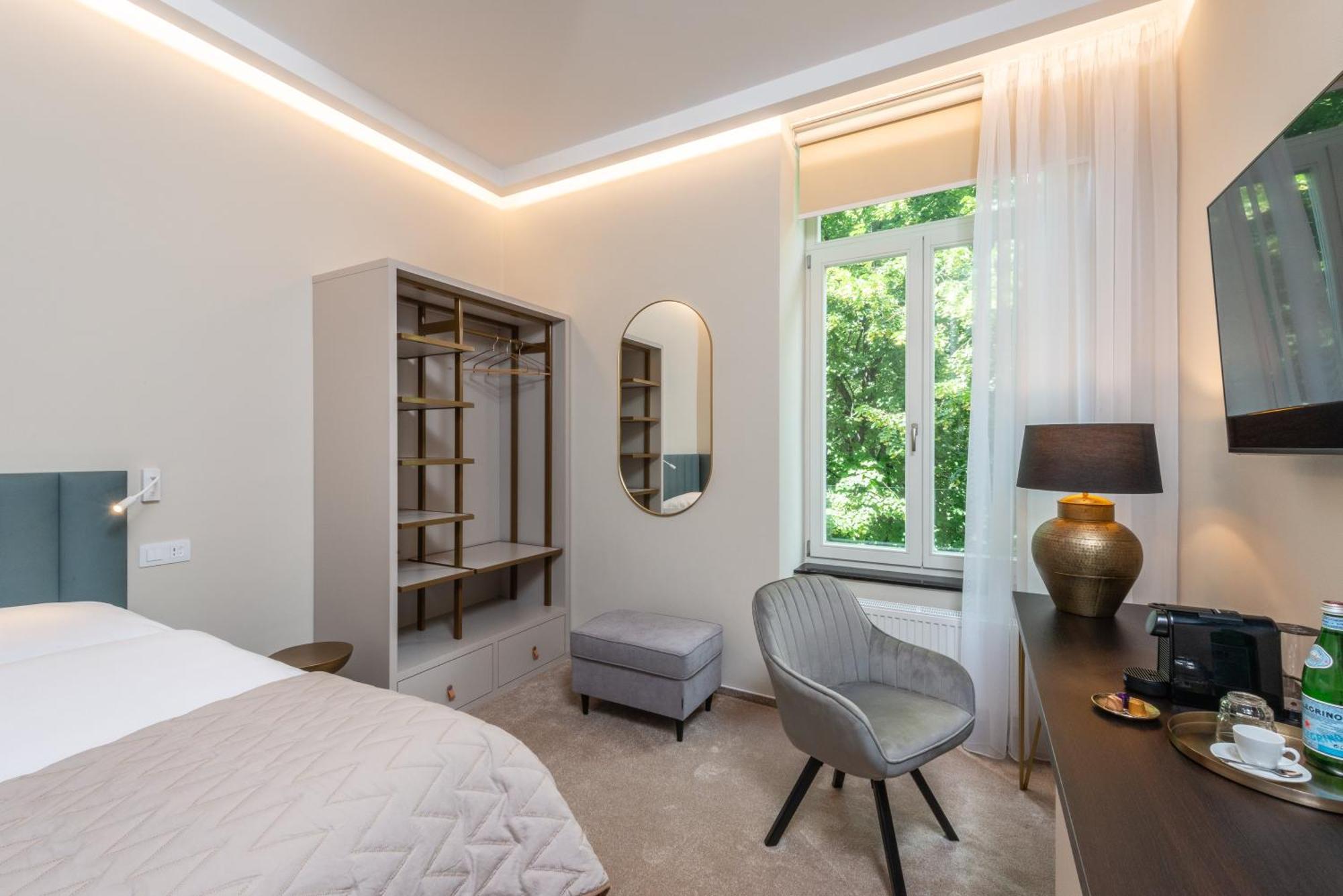 Pappas Hotel&Studio ปอดเยบราดิ ภายนอก รูปภาพ